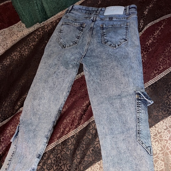 Skinny “Ice Blue” Patchwork Denim 👖 - Picture 6 of 6